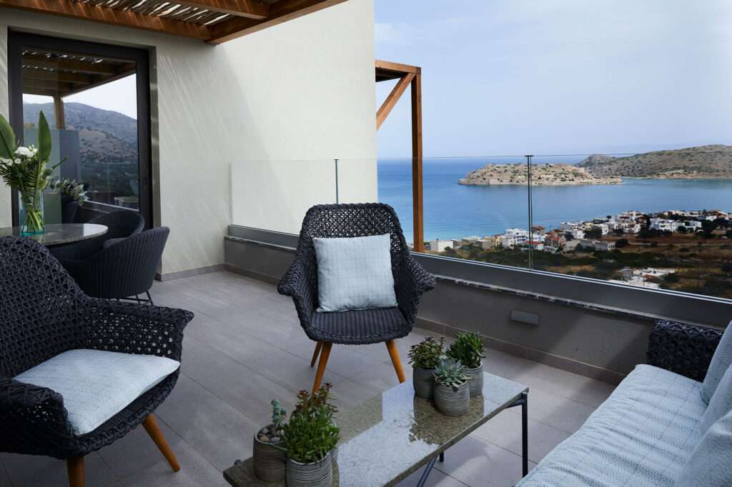 Duplex Two Bedroom Suite - Private Pool - Sea View 11