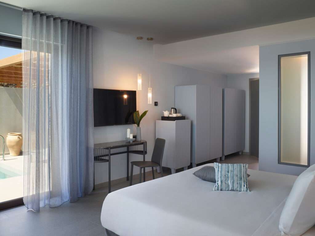 Two Bedroom Interconnecting Rooms - Private Pool - Sea View 3