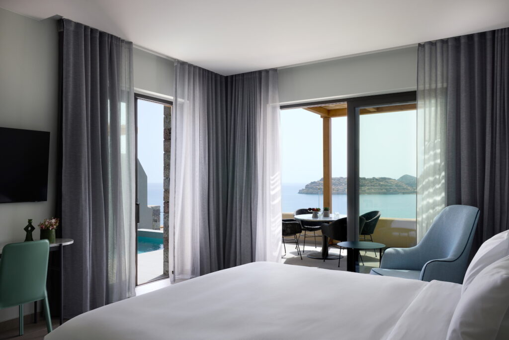 Family Retreat Room - Private Pool - Sea View 1 Bedroom veranda and sea view.